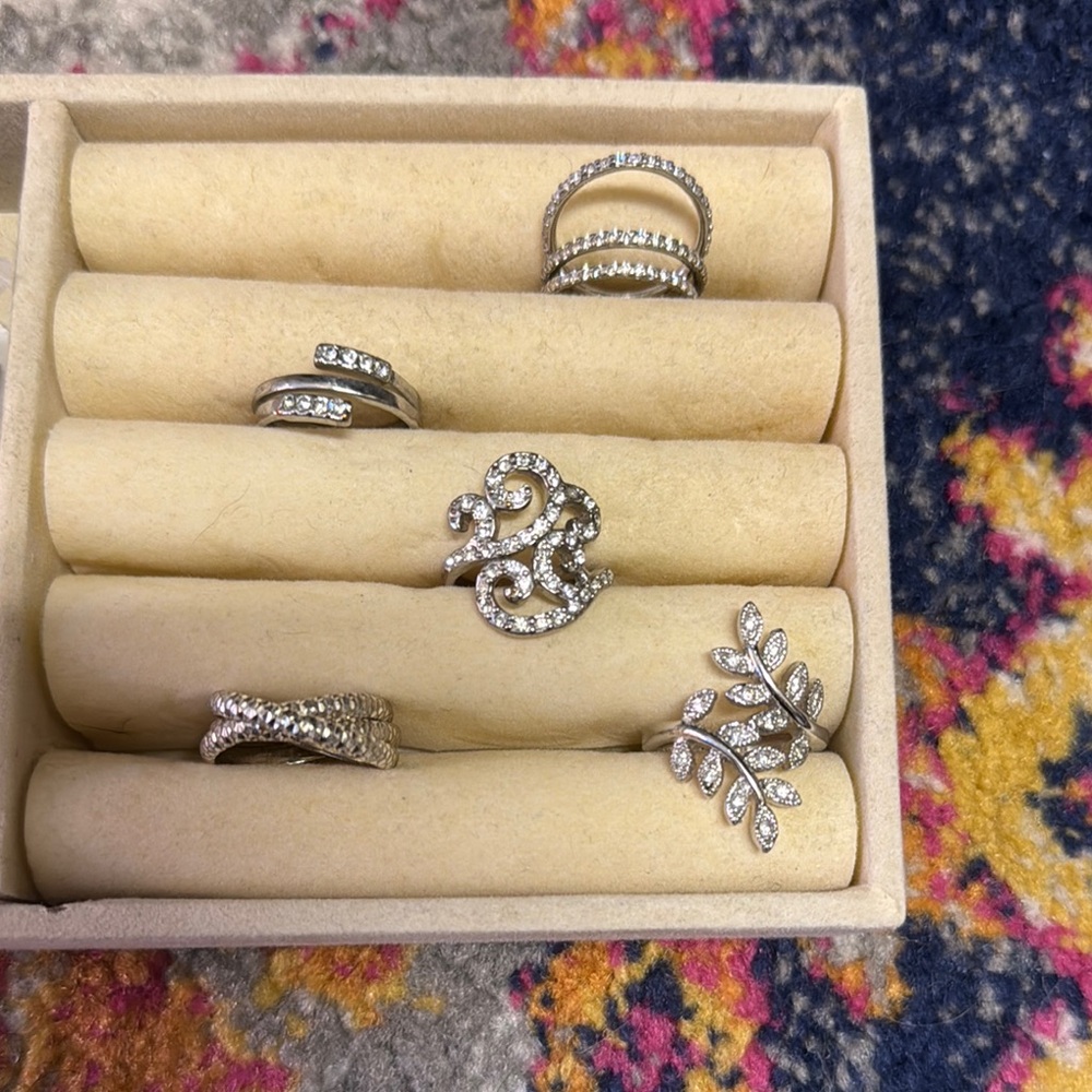 Elegant Silver Cocktail Rings Set